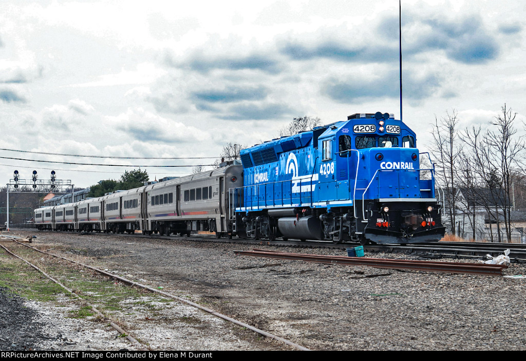 NJT 4208 on train 1113